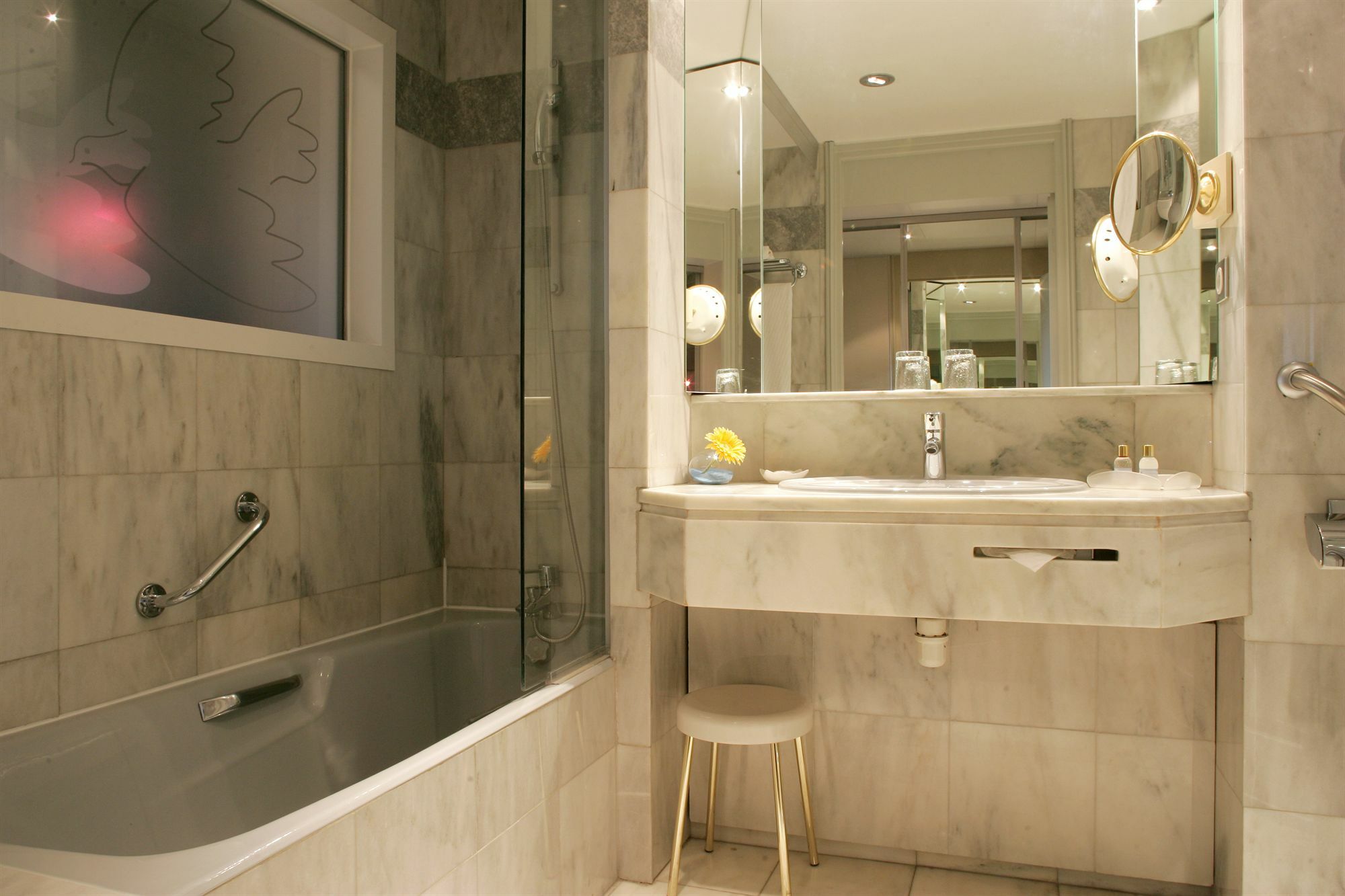 Hotel & Spa Vatel Nîmes Eksteriør bilde